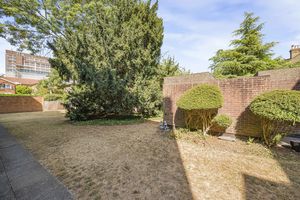 Communal Garden- click for photo gallery